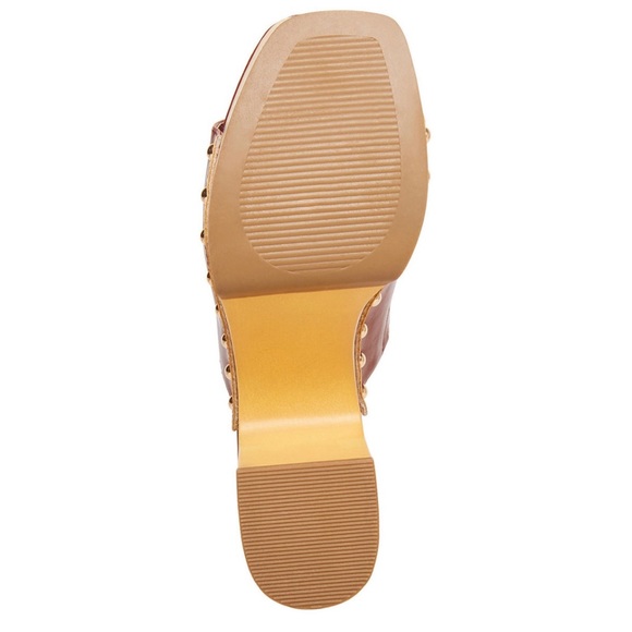 Madden Girl's retro-inspired Harrps sandals. - Picture 5 of 5